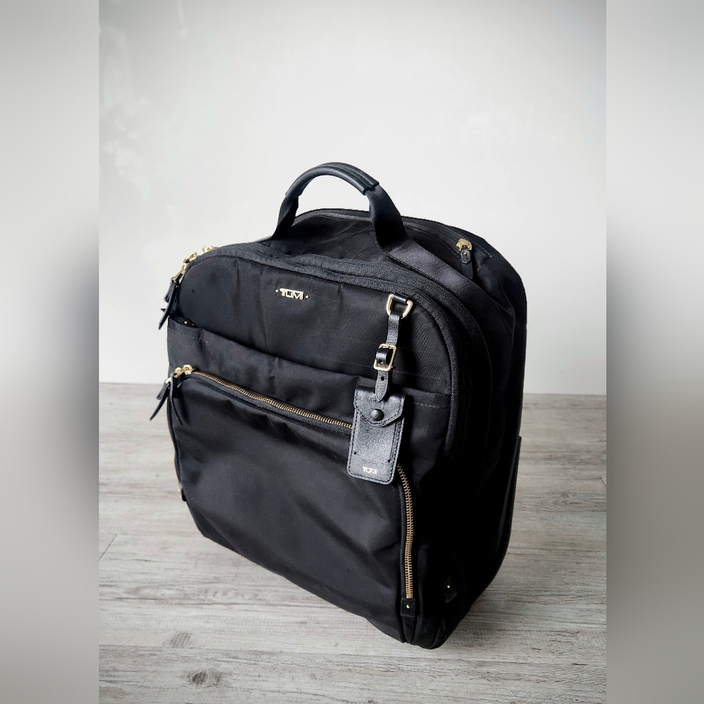 TUMI BLACK NYLON 2 WHEELED COMPACT CARRY ON